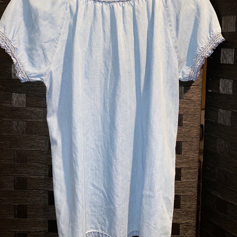 Cute blouse - Picture 2 of 2